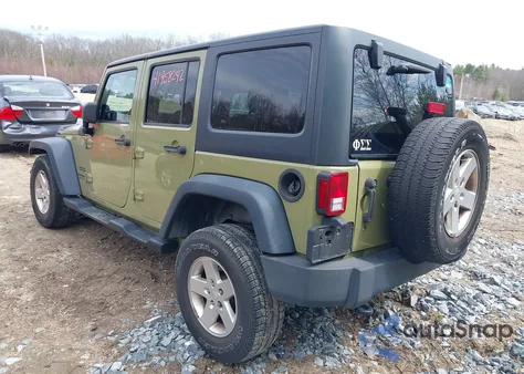 2013 Jeep Wrangler Unlimited Sport z USA, uszkodzony, nr VIN 1C4BJWDG1DL698106